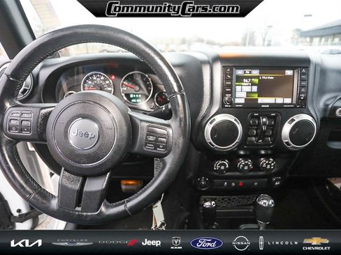 Used 2013 Jeep Wrangler Unlimited Sahara w/ Connectivity Group image 13