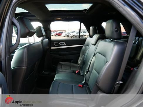 Used 2016 Ford Explorer XLT w/ Equipment Group 202A AWD/4WD image 10