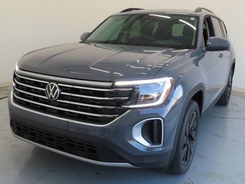 Used 2026 Volkswagen Atlas SE FWD image 8