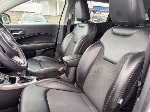 Used 2018 Jeep Compass Latitude AWD/4WD image 16