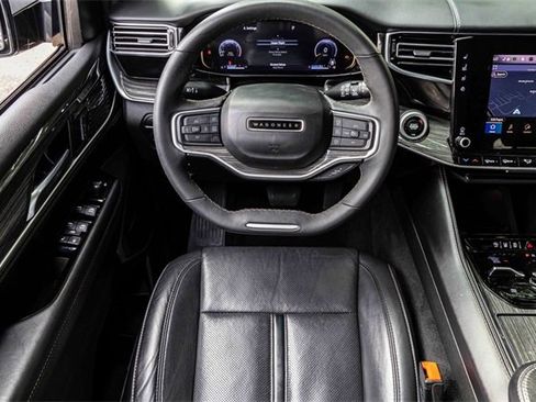 Used 2022 Jeep Wagoneer Series III w/ Flexible Seating Group image 16