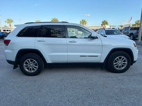 Used 2018 Jeep Grand Cherokee Laredo AWD/4WD image 4