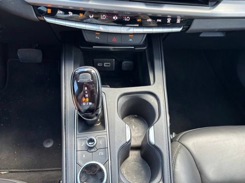Used 2025 Cadillac XT4 Premium Luxury FWD image 33