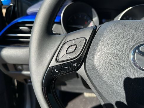 Used 2021 Toyota C-HR XLE image 20