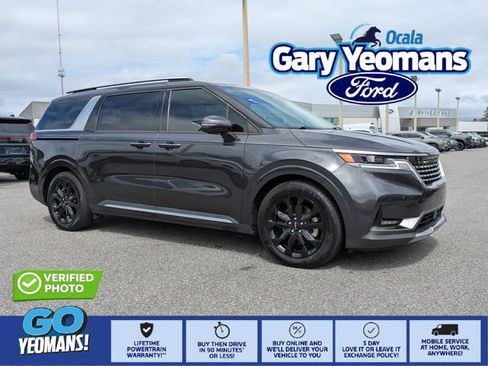 Used 2023 Kia Carnival SX image 1