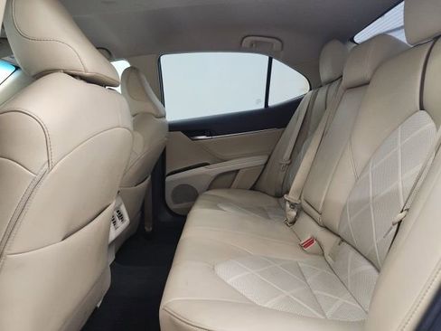 Used 2018 Toyota Camry XLE image 10