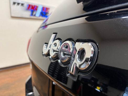 Used 2019 Jeep Grand Cherokee Limited w/ Luxury Group II RWD image 44
