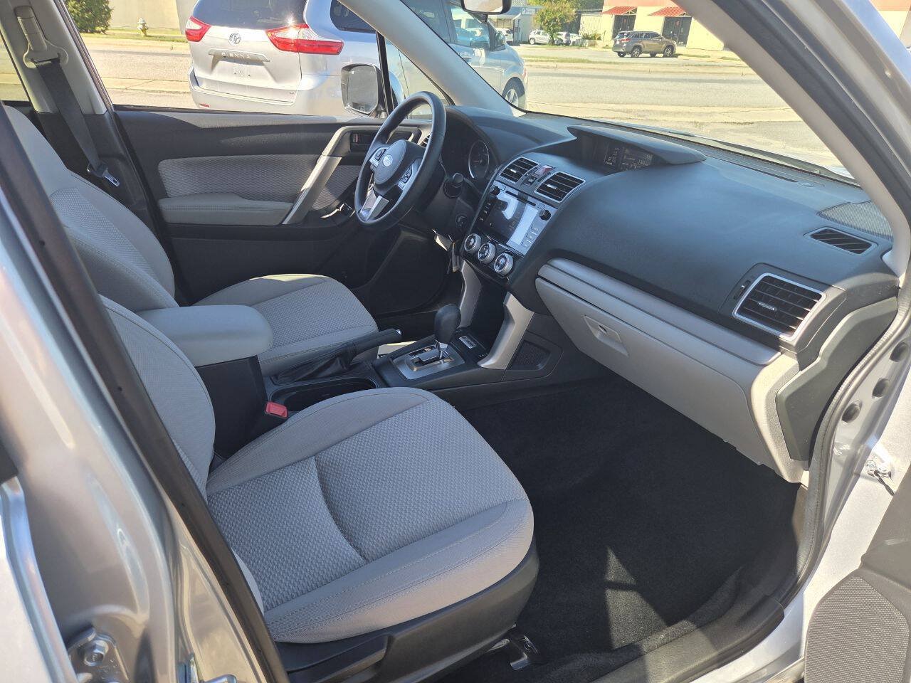 Used 2017 Subaru Forester 2.5i Premium w/ All-Weather Package AWD/4WD image 11