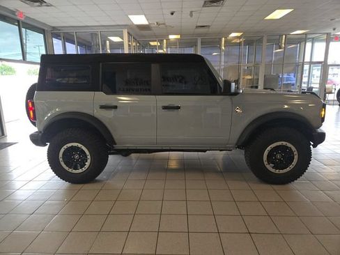 Used 2023 Ford Bronco Black Diamond w/ Sasquatch Package AWD/4WD image 9