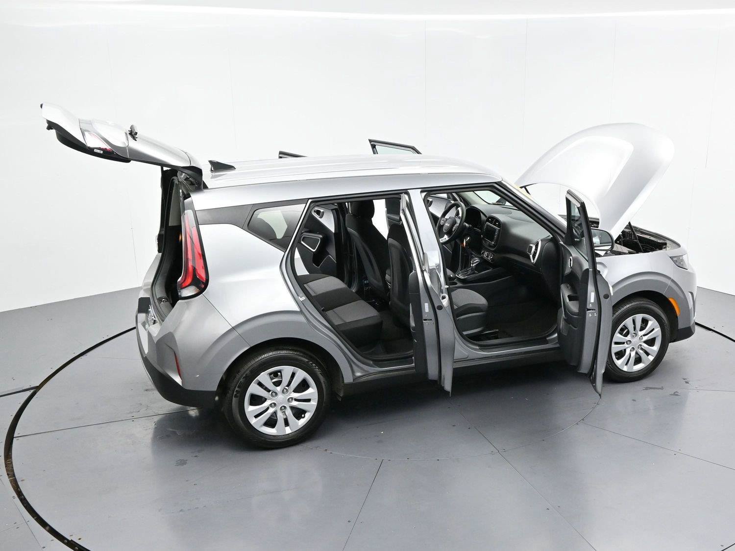 Used 2025 Kia Soul LX FWD image 36
