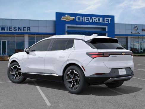 New 2025 Chevrolet Equinox EV LT image 3