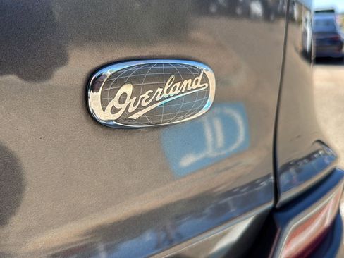 Used 2019 Jeep Cherokee Overland w/ Technology Group image 5