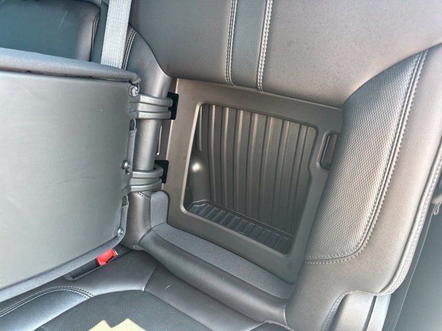 Used 2019 Chevrolet Silverado 1500 High Country w/ Technology Package AWD/4WD image 24