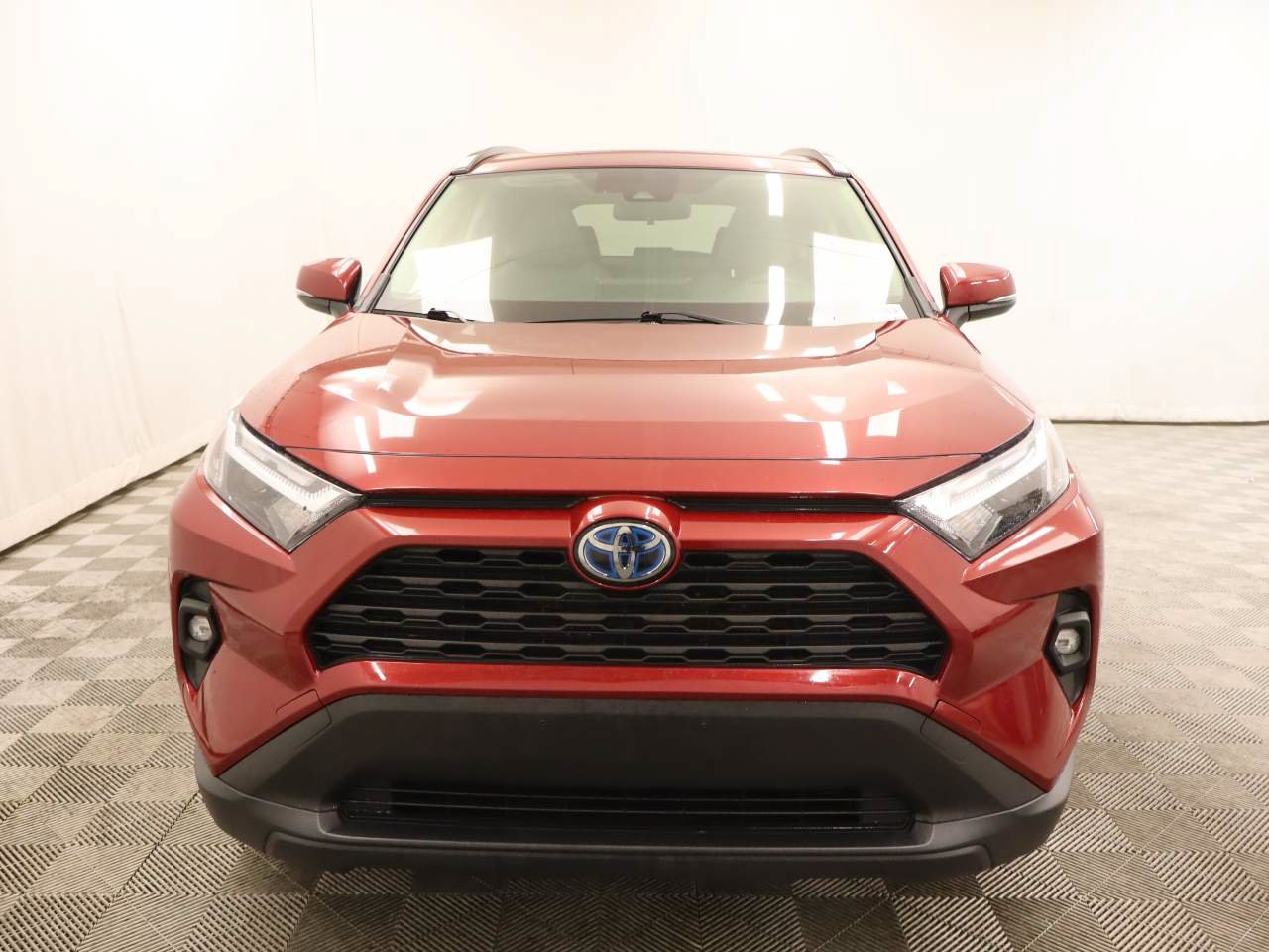 Used 2023 Toyota RAV4 XLE Premium AWD/4WD image 4