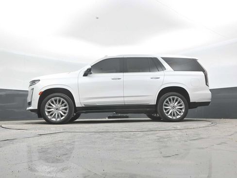 Used 2024 Cadillac Escalade Premium Luxury AWD/4WD image 25