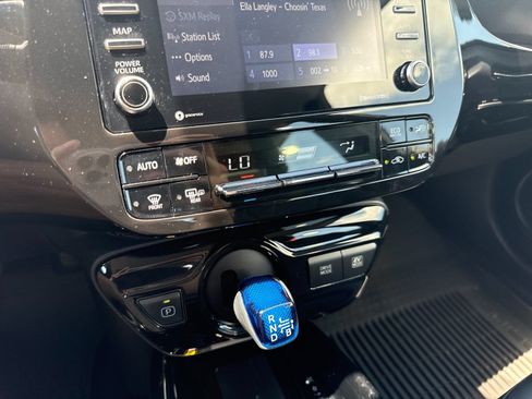 Used 2022 Toyota Prius XLE FWD image 16