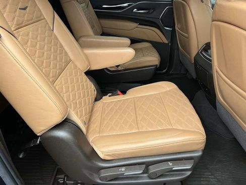 Certified 2022 Cadillac Escalade ESV Sport w/ Touring Package image 22