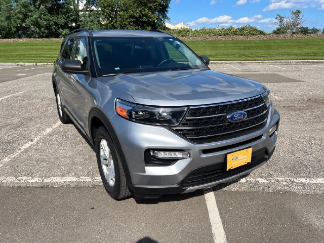 Certified 2023 Ford Explorer XLT w/ Equipment Group 202A AWD/4WD image 2