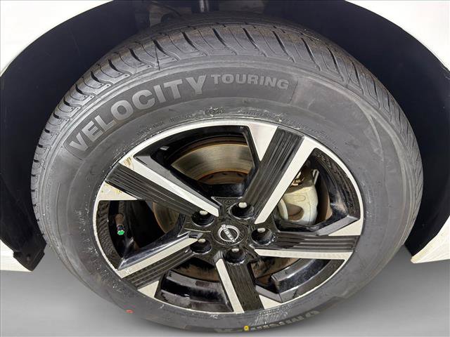 Used 2025 Nissan Sentra SV FWD image 12