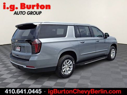 Certified 2025 Chevrolet Suburban LT AWD/4WD image 6
