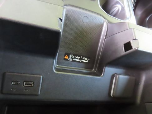 Used 2024 Chevrolet Silverado 1500 RST w/ Convenience Package II image 9