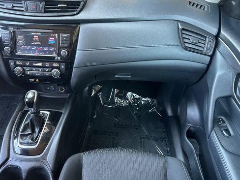 Used 2019 Nissan Rogue SV FWD image 30