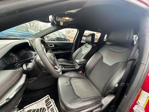 Used 2025 Jeep Compass Trailhawk image 7