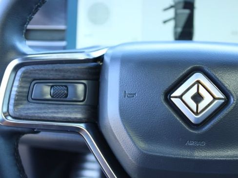 Used 2024 Rivian R1S Adventure AWD/4WD image 25