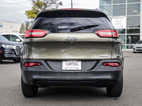 Used 2015 Jeep Cherokee Latitude w/ Comfort/Convenience Group AWD/4WD image 20