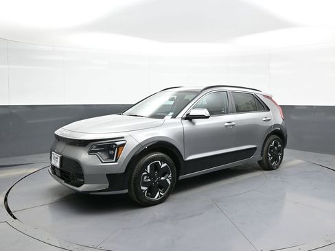 New 2025 Kia Niro Wave w/ Wave Preserve Package image 10