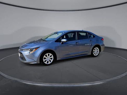 Used 2024 Toyota Corolla LE FWD image 4