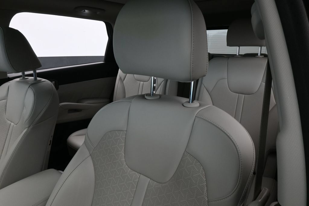Used 2023 Kia Sorento SX FWD image 18
