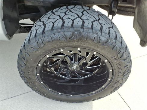 Used 2018 RAM 2500 Tradesman w/ Chrome Appearance Group image 5