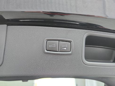 Used 2020 Porsche Macan AWD/4WD image 13