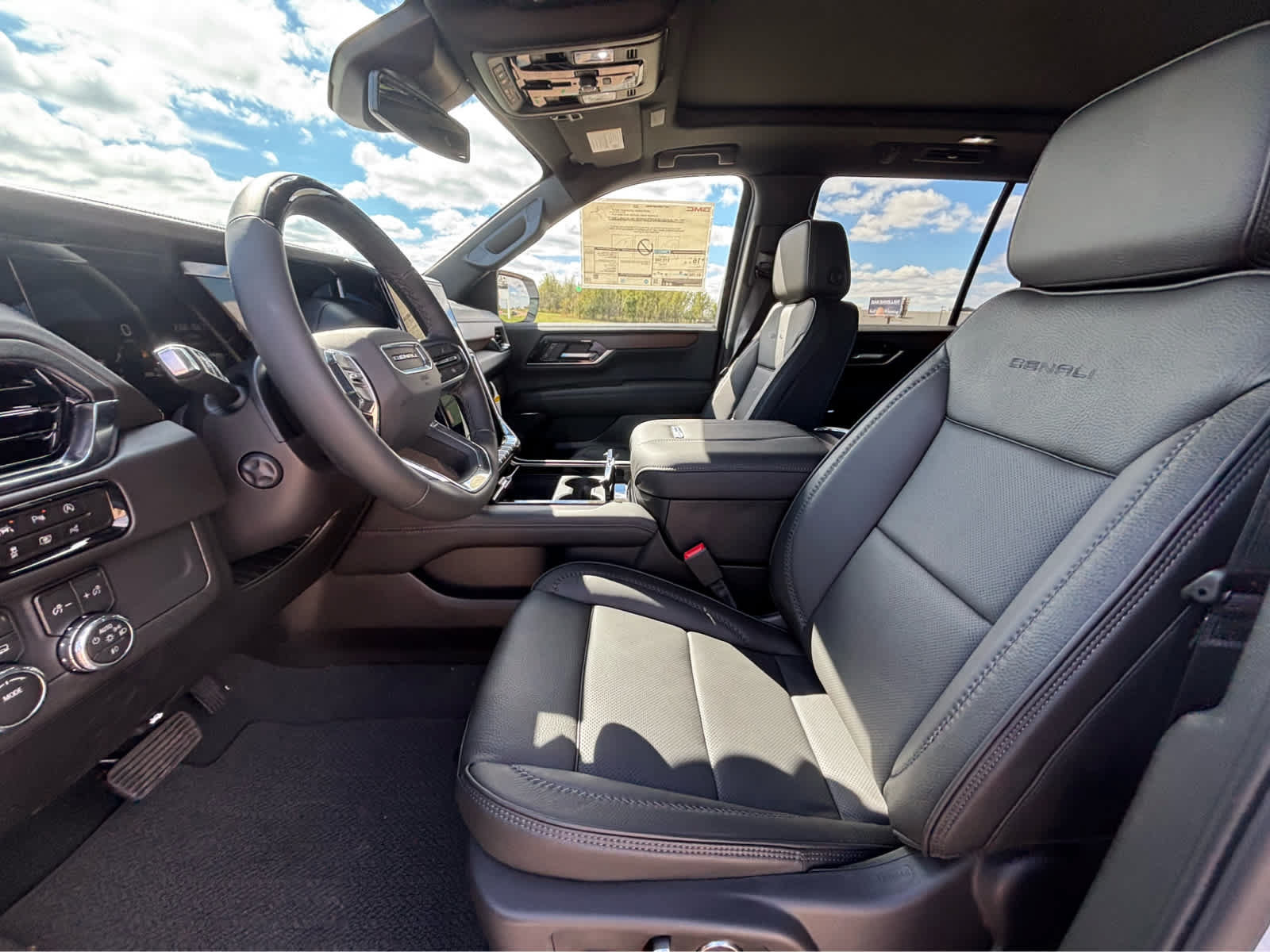 New 2027 GMC Yukon Denali w/ Sun & Power Step Package AWD/4WD image 17
