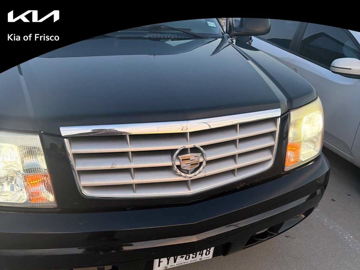 Used 2002 Cadillac Escalade AWD image 1