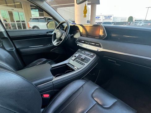 Used 2022 Hyundai Palisade Limited FWD image 7