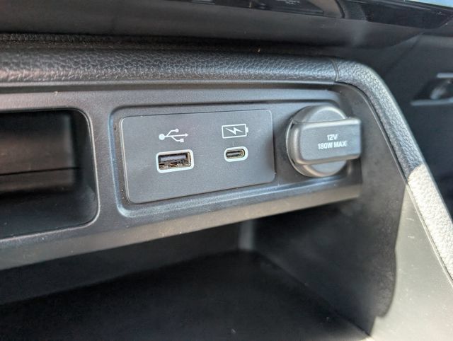 Used 2025 Honda Pilot Sport image 25