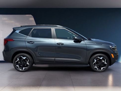 Certified 2024 Kia Seltos EX AWD/4WD image 6