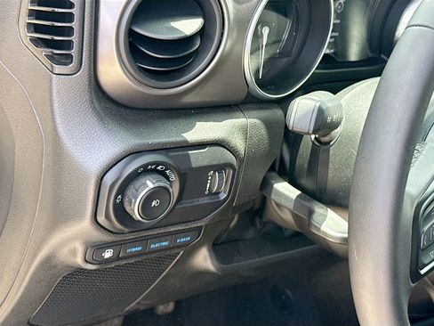 Used 2023 Jeep Wrangler Unlimited AWD/4WD image 11
