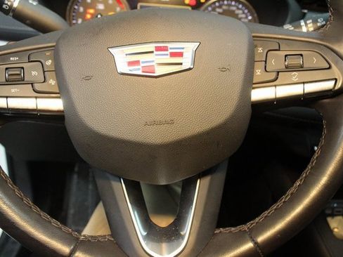 Used 2023 Cadillac XT4 Premium Luxury image 23