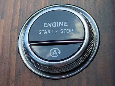 Used 2025 Mercedes-Benz C 300 Sedan image 28