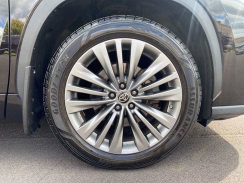 Used 2021 Toyota Highlander Platinum image 38