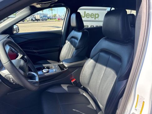 New 2026 Jeep Cherokee Limited image 19