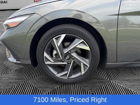 Used 2025 Hyundai Elantra Sport FWD image 16