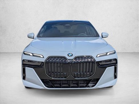 New 2026 BMW 740i w/ Premium Package RWD image 5