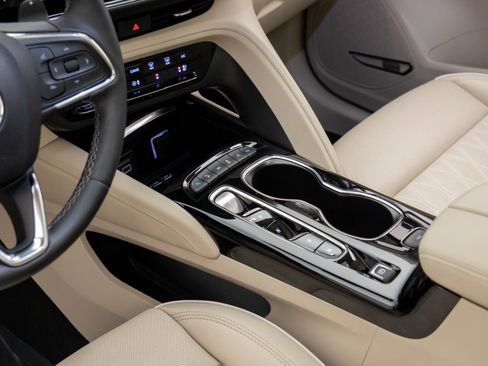 Used 2023 Buick Envision Avenir image 14