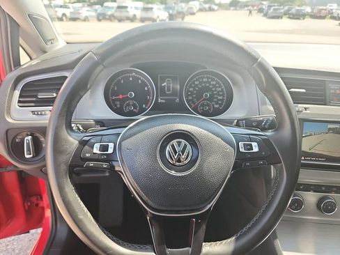 Used 2016 Volkswagen Golf SE FWD image 14