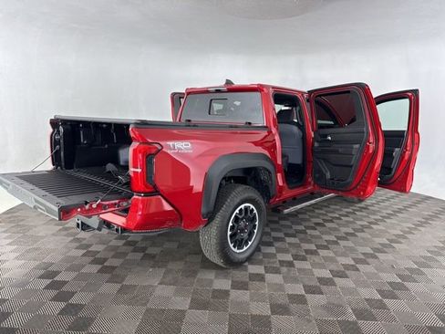 Used 2025 Toyota Tacoma TRD Off-Road w/ TRD Off Road Upgrade Package image 18