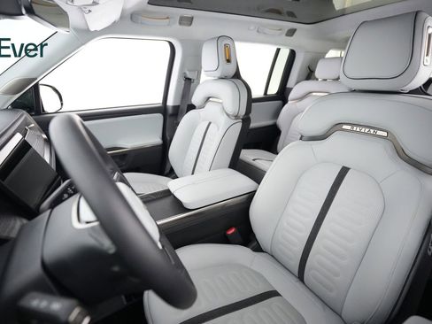 Used 2023 Rivian R1S Adventure AWD/4WD image 4